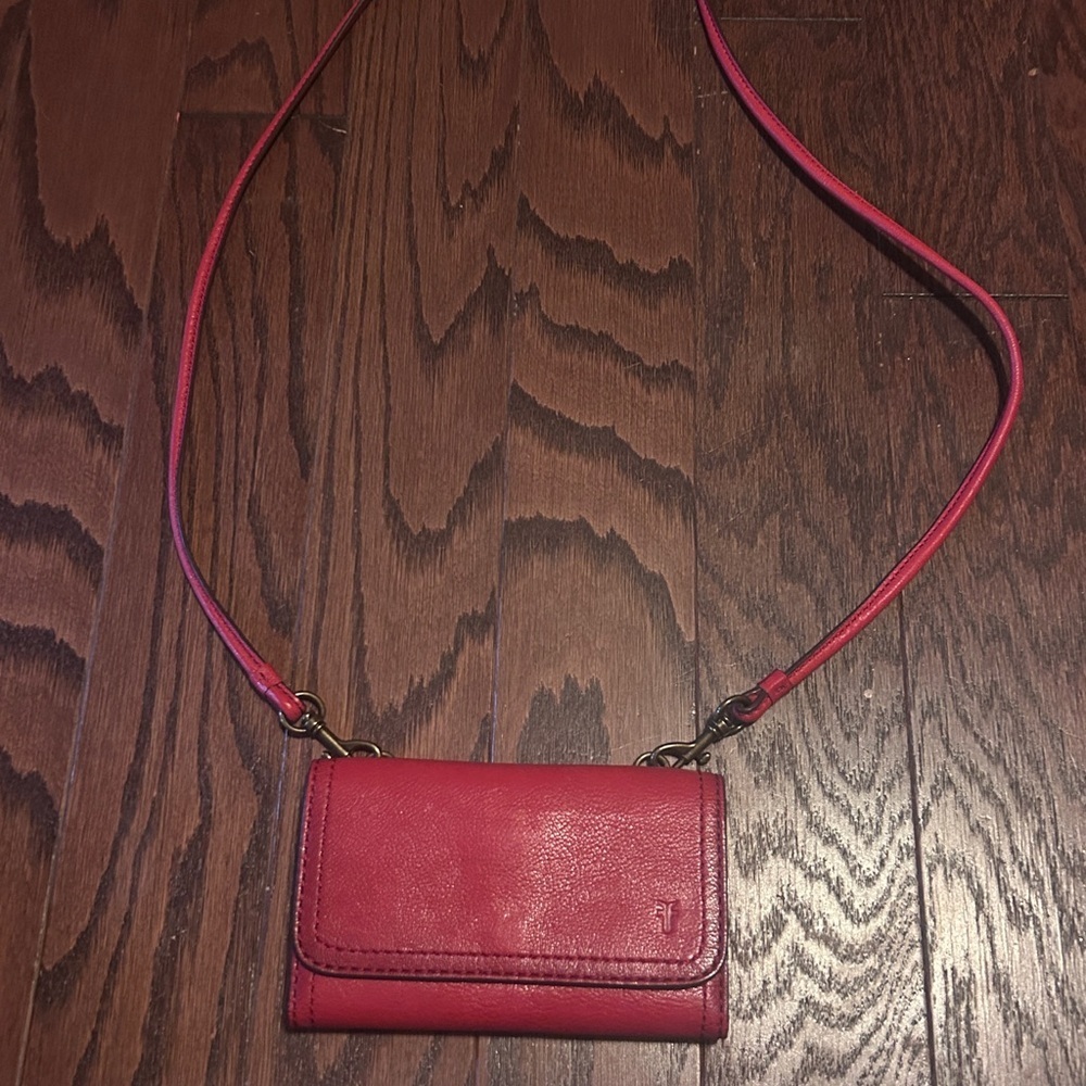 Frye Leather Crossbody Wallet – Red